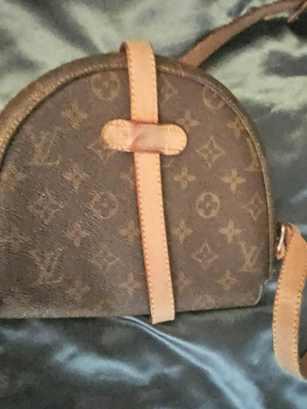 Louis Vuitton crossbody - Picture 4 of 11